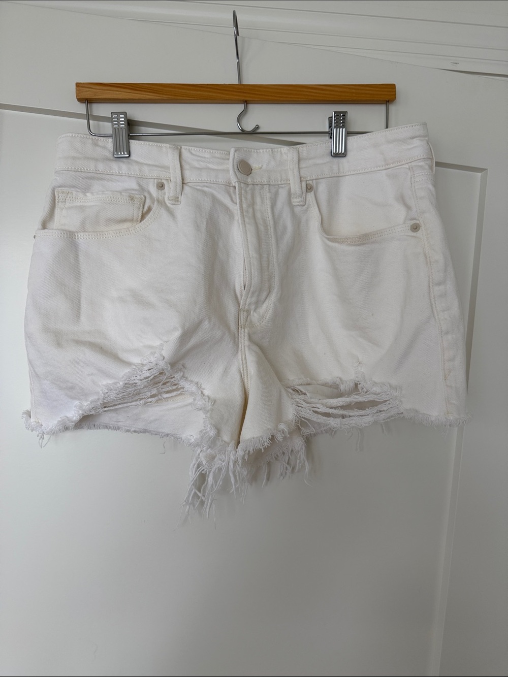 Good American 90s fit Jean short sz 10